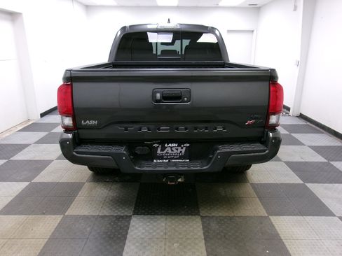 Used 2018 Toyota Tacoma SR5 image 14