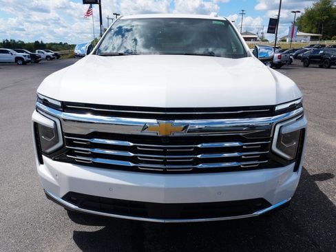 New 2025 Chevrolet Suburban Premier image 2
