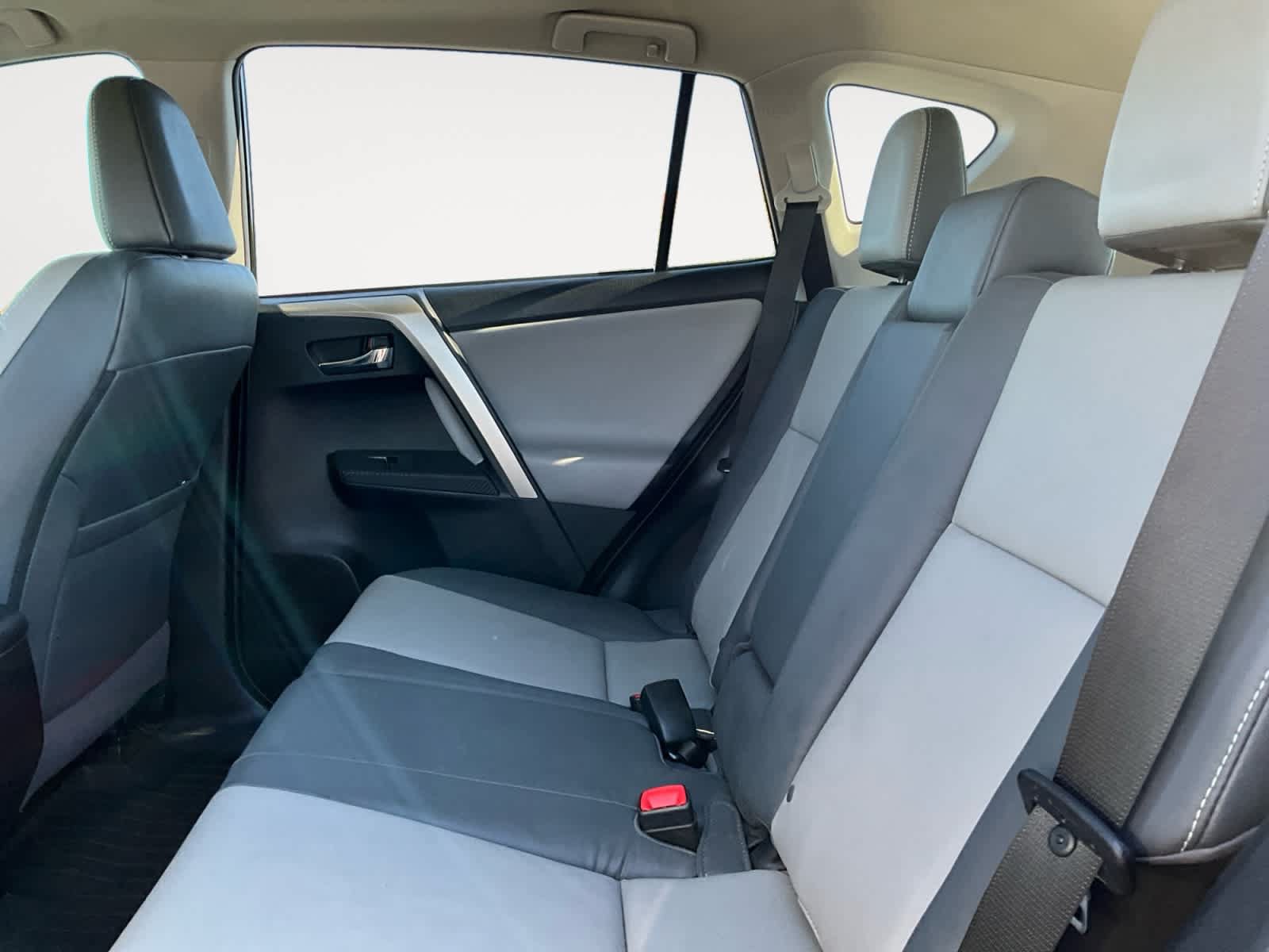 Used 2015 Toyota RAV4 Limited AWD/4WD image 13