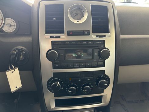Used 2005 Chrysler 300 C image 17