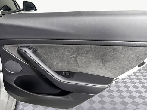 Used 2021 Tesla Model 3 Standard Range Plus image 28