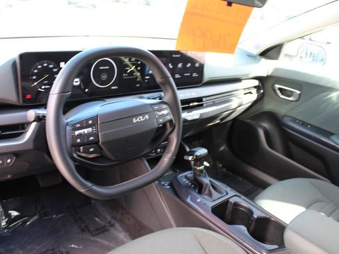Used 2025 Kia K4 EX image 17