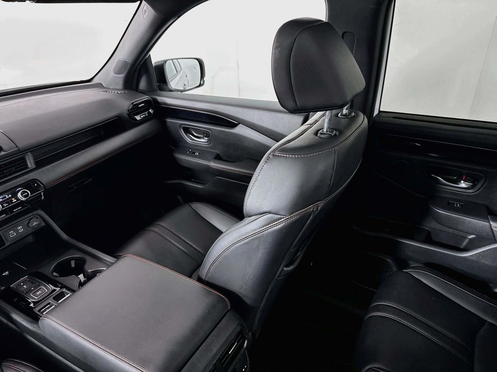 Used 2025 Honda Pilot TrailSport image 25