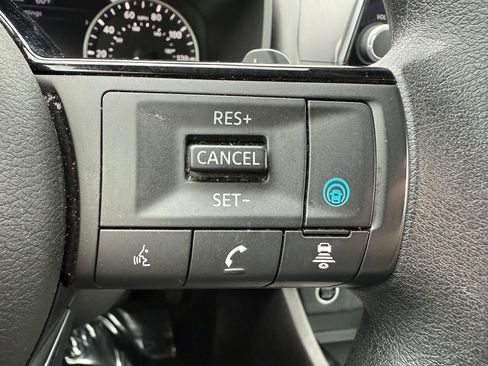 Used 2023 Nissan Rogue SV AWD/4WD image 31
