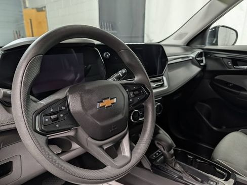 Certified 2024 Chevrolet TrailBlazer LT w/ Driver Confidence Package AWD/4WD image 17
