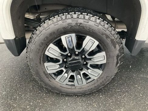 Used 2024 GMC Sierra 2500 Denali w/ Denali Reserve Package AWD/4WD image 18