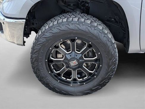 Used 2020 Toyota Tundra Limited w/ Limited Premium Package AWD/4WD image 30