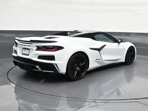 Used 2025 Chevrolet Corvette Z06 RWD image 5
