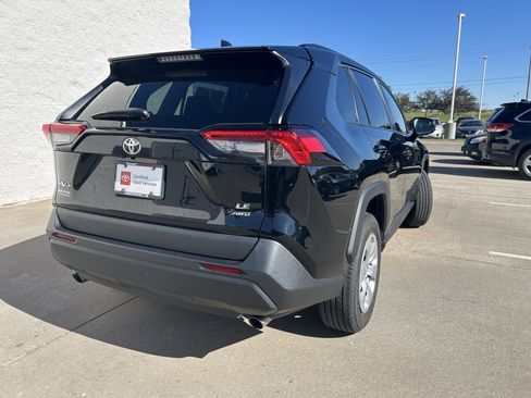 Certified 2021 Toyota RAV4 LE AWD/4WD image 6