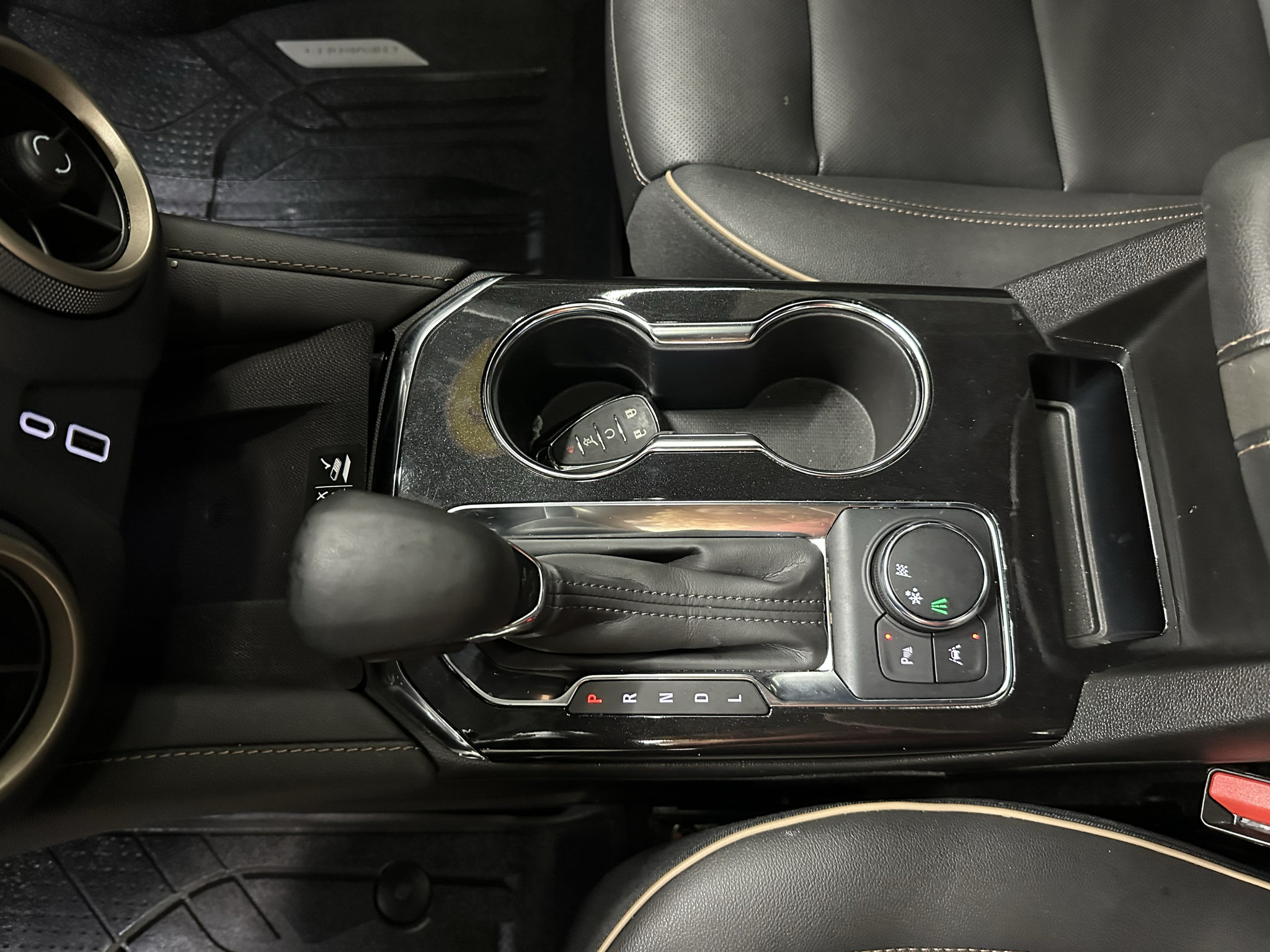Used 2024 Chevrolet Blazer Premier w/ Driver Confidence II Package FWD image 32