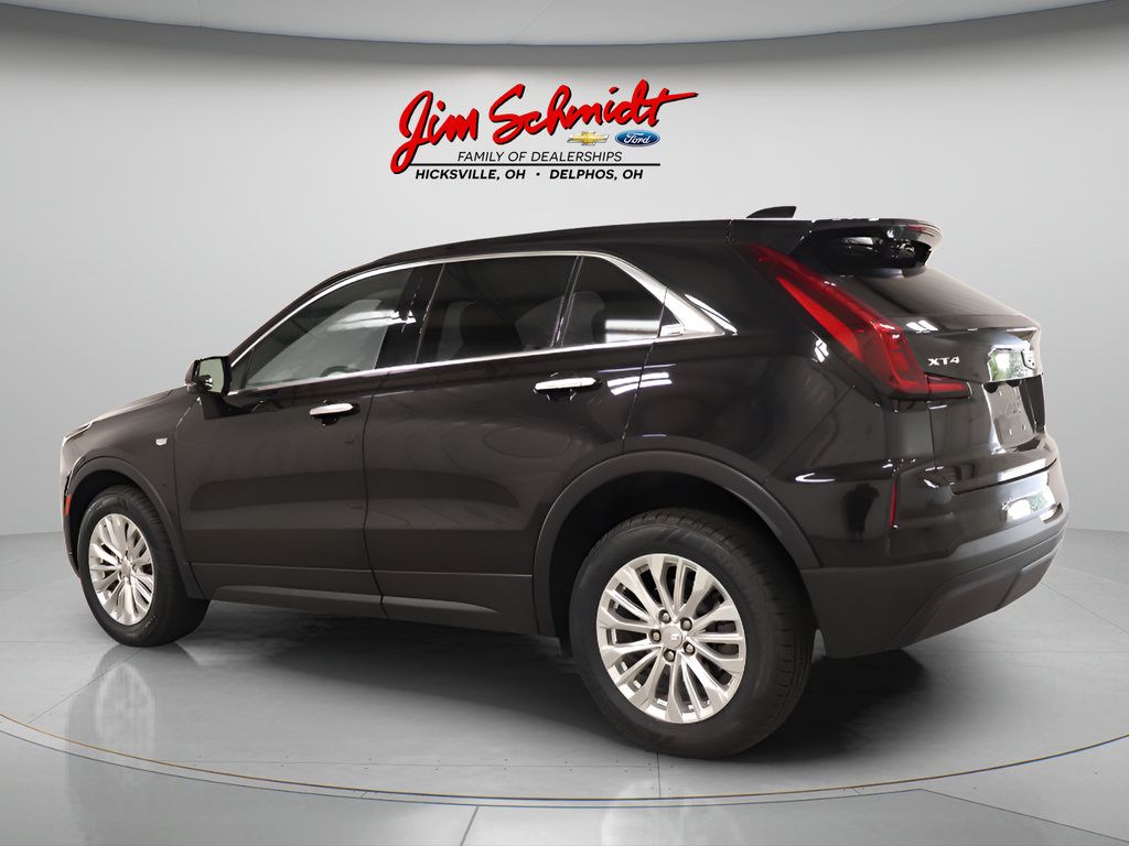 Used 2024 Cadillac XT4 Luxury FWD image 3