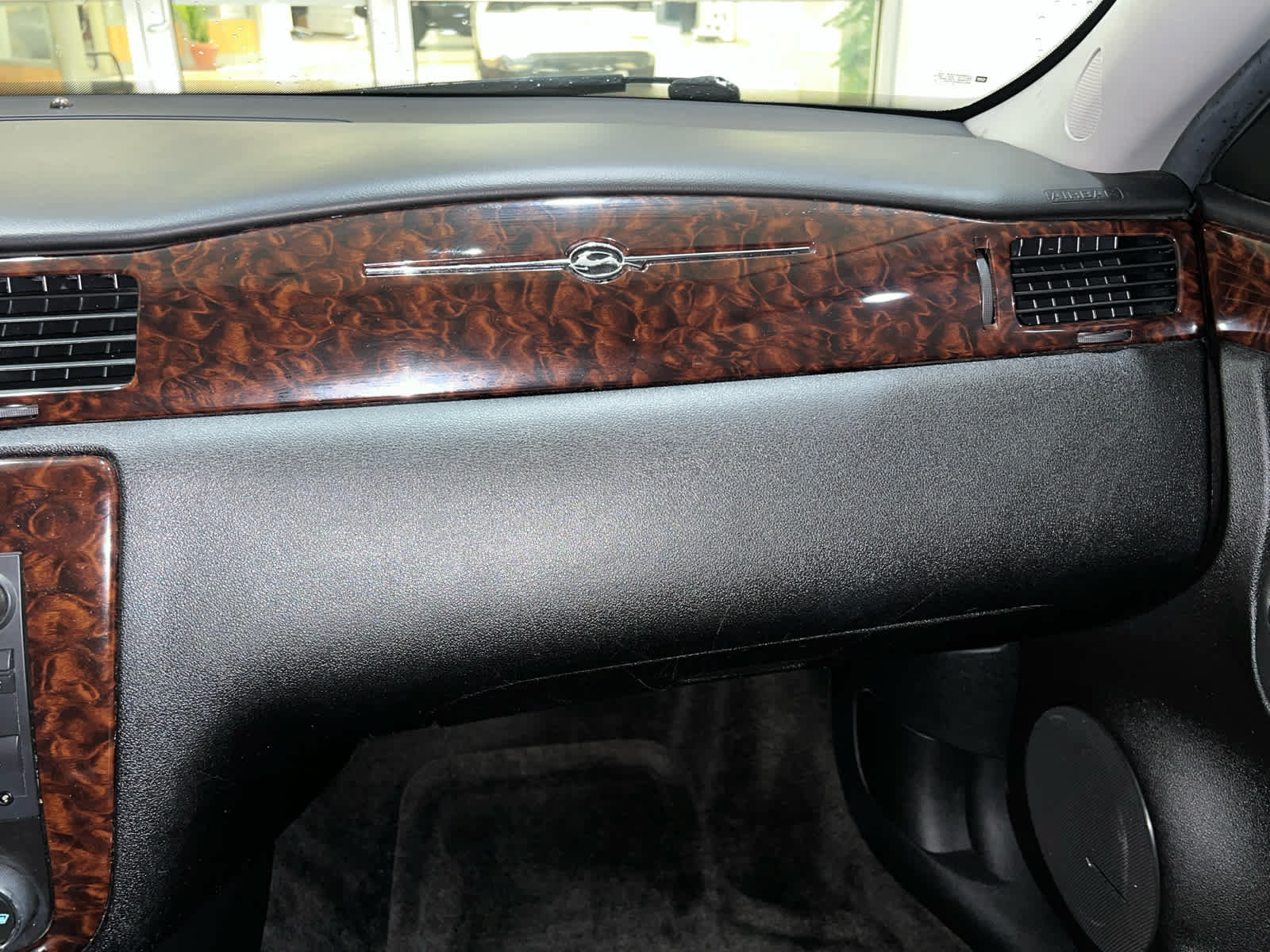 Used 2013 Chevrolet Impala LTZ FWD image 25