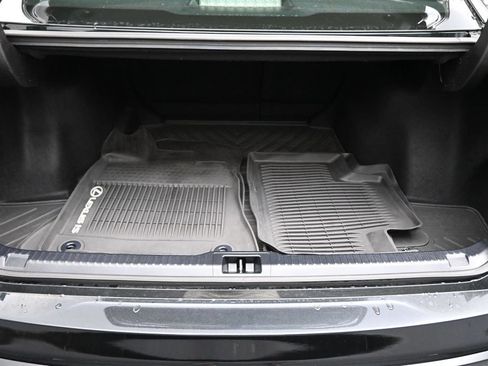 Used 2025 Lexus IS 350 F Sport RWD image 17