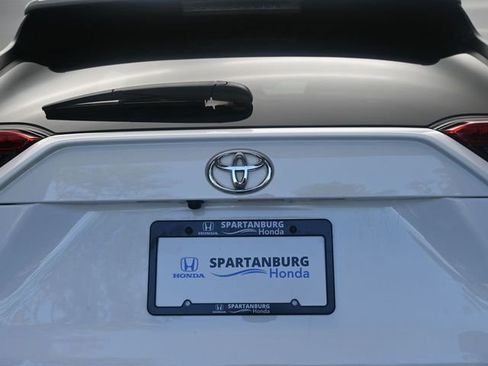 Used 2022 Toyota RAV4 XLE w/ Convenience Package image 18