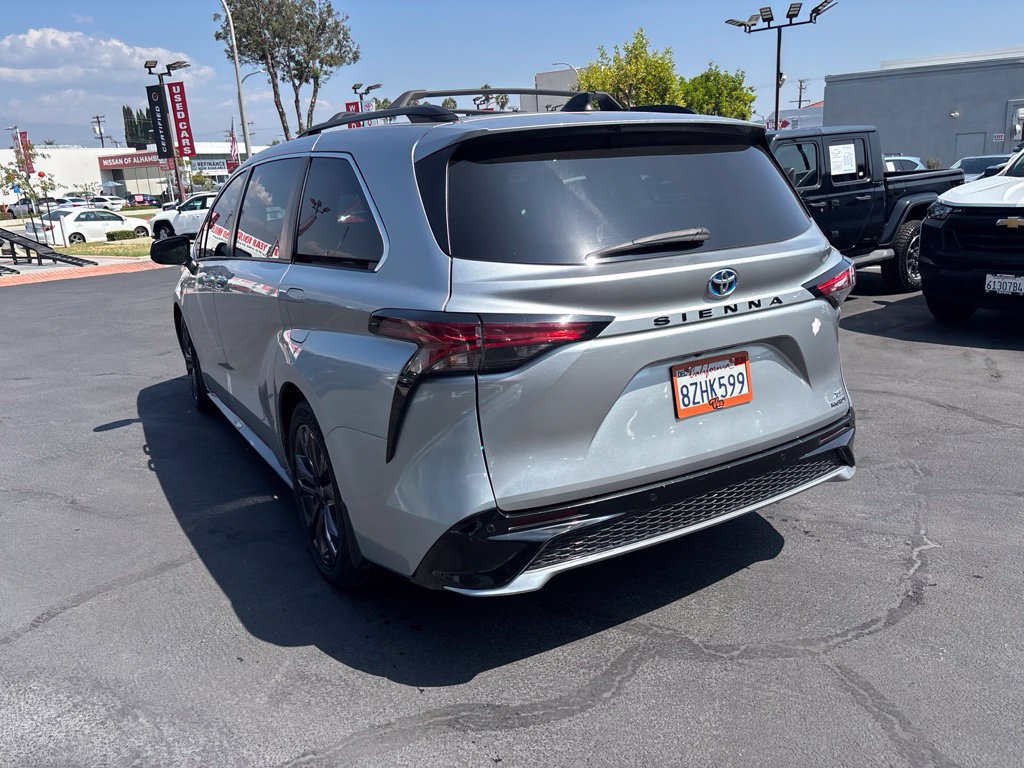 Used 2022 Toyota Sienna XSE w/ XSE Plus Package FWD image 6