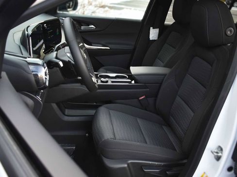 New 2026 Chevrolet Equinox LT image 9