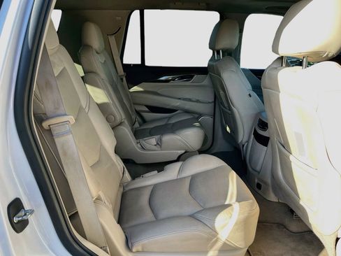 Used 2019 Cadillac Escalade Luxury w/ LPO, Radiant Package RWD image 30