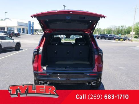 New 2026 Chevrolet Traverse RS w/ LPO, Floor Liner Package AWD/4WD image 16