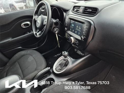 Used 2018 Kia Soul + FWD image 11