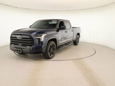 Used 2022 Toyota Tundra SR5 w/ SR5 Premium Package image 12