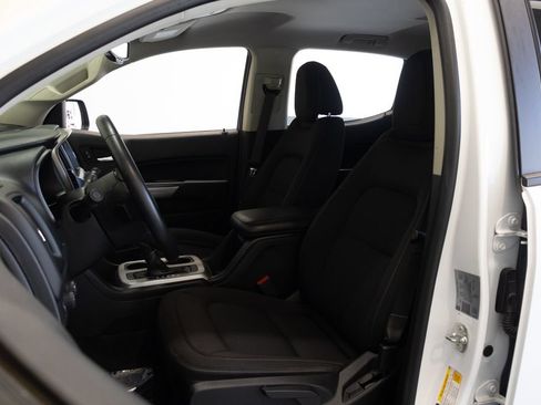 Used 2022 Chevrolet Colorado LT w/ LT Convenience Package AWD/4WD image 19