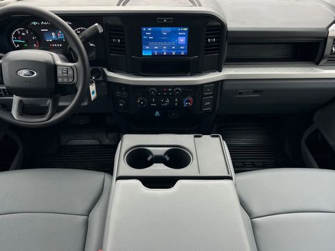 New 2026 Ford F450 2WD Crew Cab Super Duty image 3