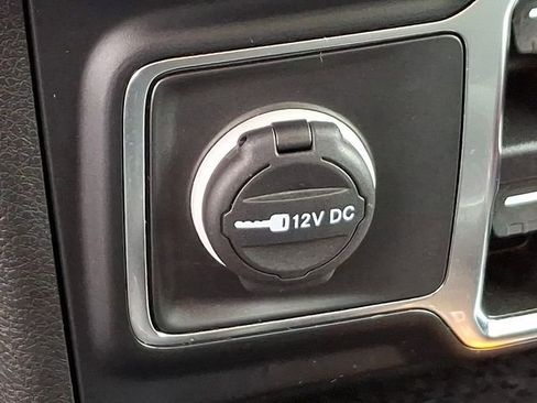 Used 2024 Jeep Wrangler Unlimited Sahara image 27