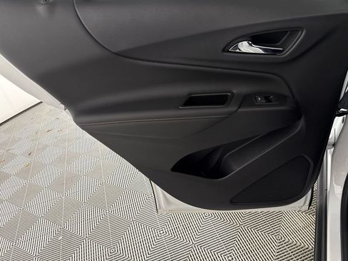 Used 2021 Chevrolet Equinox Premier FWD image 12