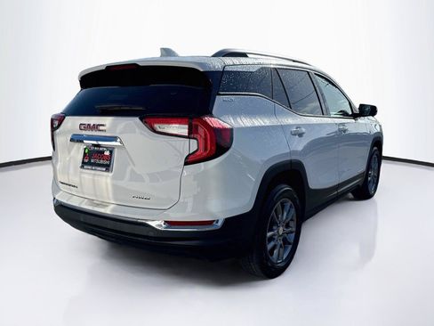 Used 2024 GMC Terrain SLT AWD/4WD image 5