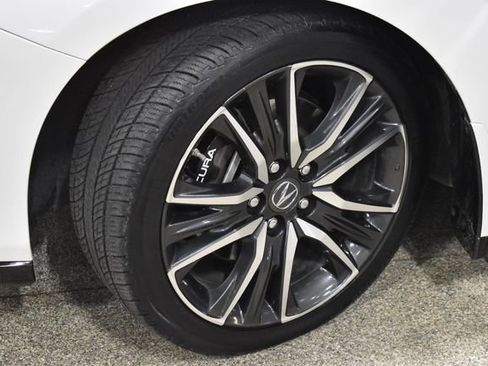 Used 2018 Acura RLX Sport Hybrid w/ Advance Pkg image 11