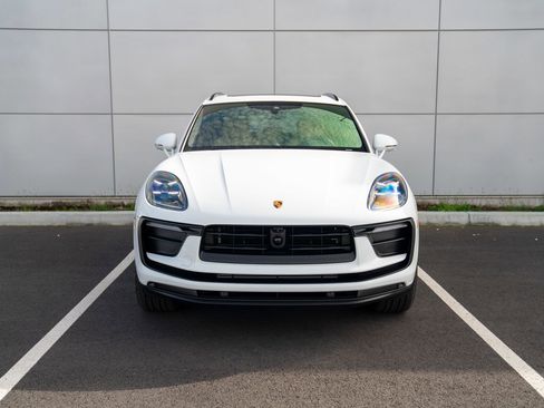 New 2026 Porsche Macan image 6