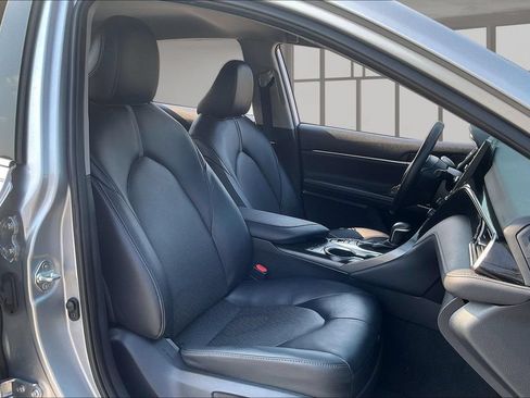 Used 2024 Toyota Camry XLE FWD image 28