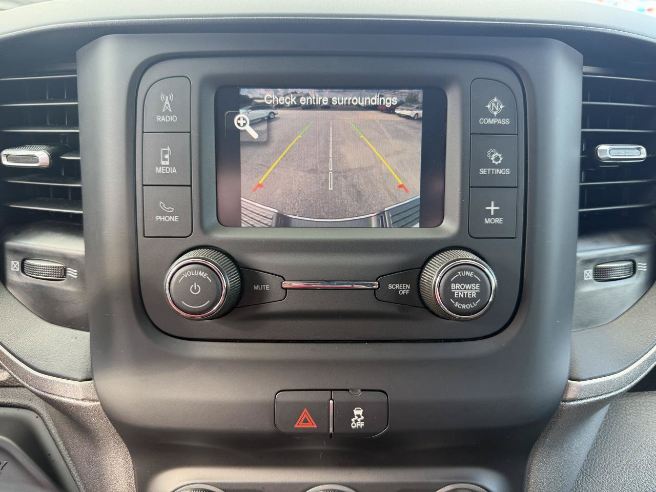 Used 2024 RAM 3500 Tradesman w/ Chrome Appearance Group AWD/4WD image 29