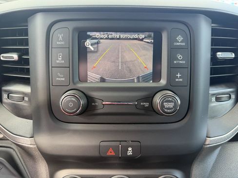 Used 2024 RAM 3500 Tradesman w/ Chrome Appearance Group AWD/4WD image 29