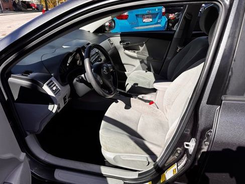 Used 2011 Toyota Corolla LE FWD image 9