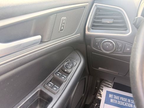 Used 2021 Ford Edge SEL FWD image 18