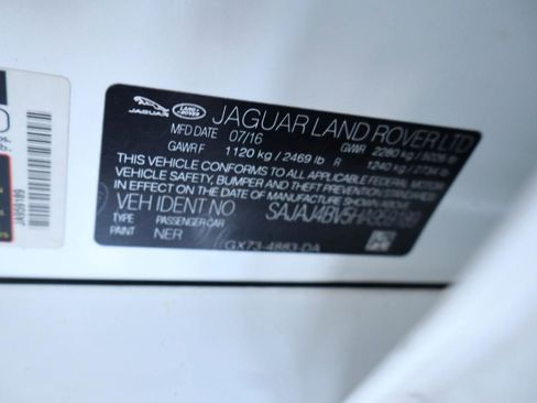 Used 2017 Jaguar XE Premium AWD/4WD image 40