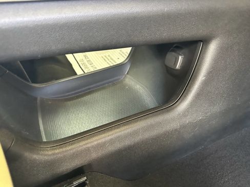 Used 2018 Cadillac XT5 FWD w/ LPO, Wheel Lock Package image 12