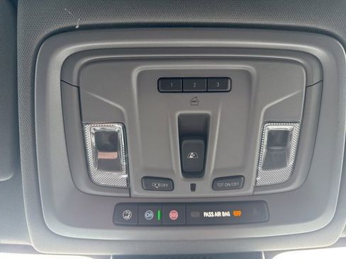 New 2026 GMC Sierra 1500 SLT image 16