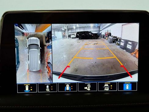 Used 2021 Chevrolet Tahoe Premier w/ Premium Package image 16