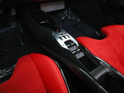 Certified 2025 Ferrari SF90 Spider image 33