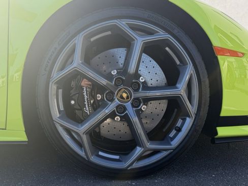 Used 2024 Lamborghini Huracan Tecnica image 17