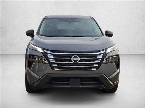 Used 2024 Nissan Rogue S FWD image 2