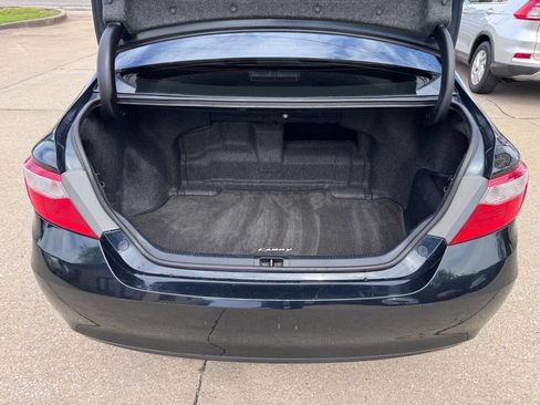 Used 2015 Toyota Camry LE FWD image 17