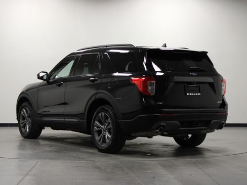 Used 2023 Ford Explorer XLT w/ Equipment Group 202A image 6
