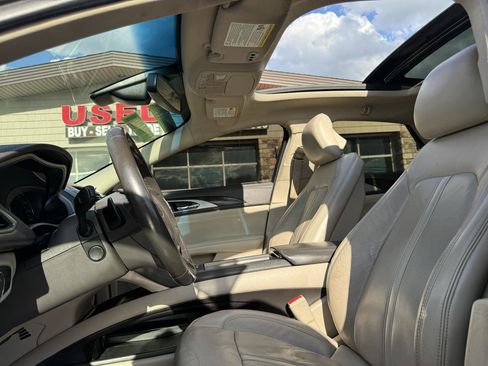 Used 2019 Lincoln MKZ Reserve w/ Luxury Package FWD image 10
