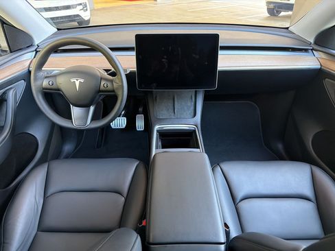 Used 2024 Tesla Model Y Performance AWD/4WD image 16