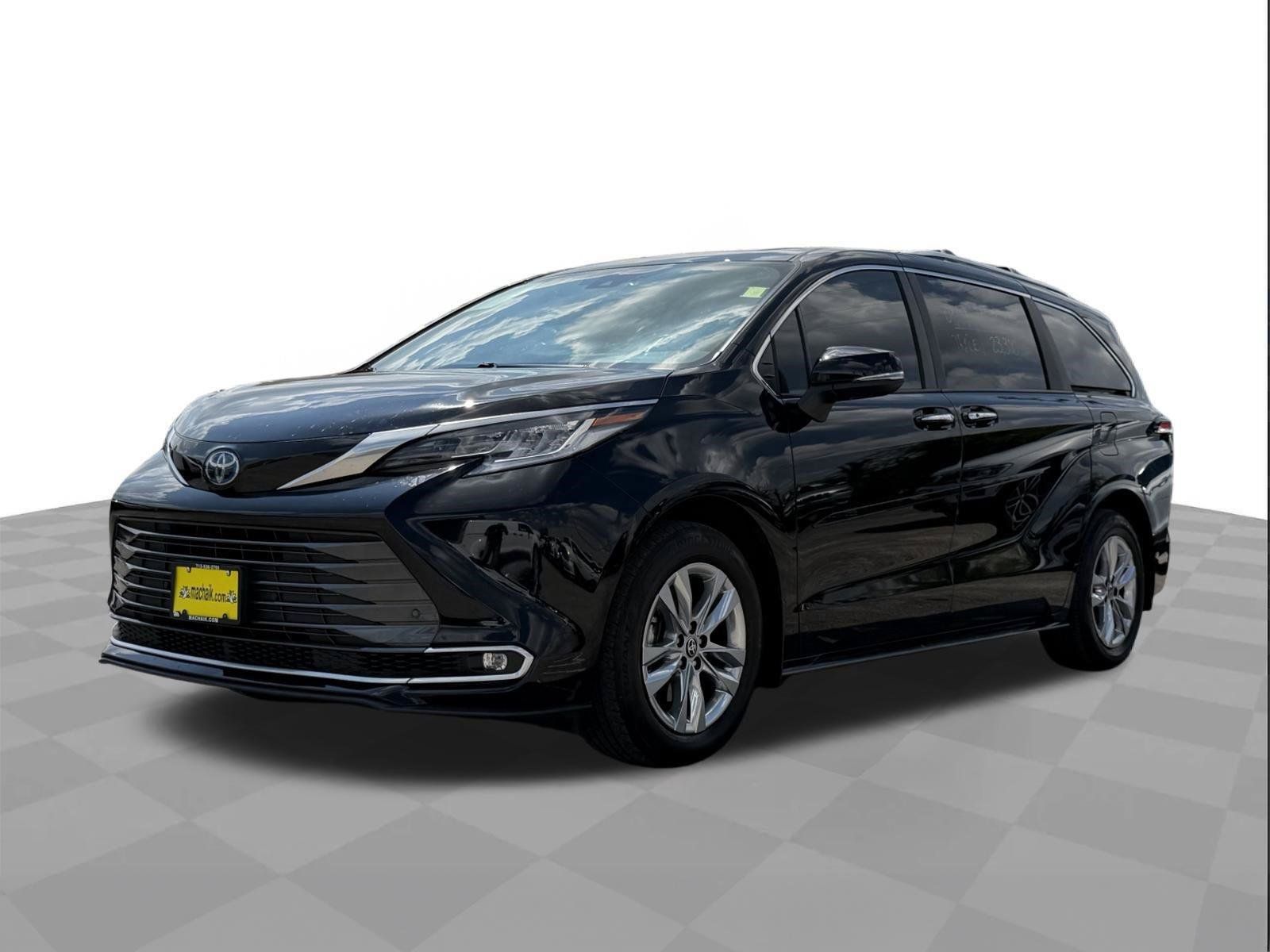 Used 2025 Toyota Sienna Limited AWD/4WD image 1
