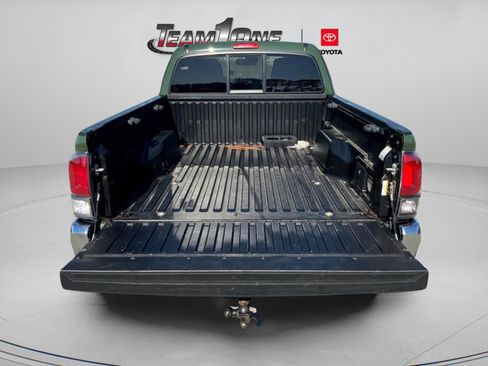 Used 2022 Toyota Tacoma TRD Off-Road image 37
