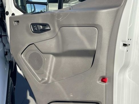 Used 2025 Ford Transit 250 Low Roof w/ Exterior Upgrade Package image 33